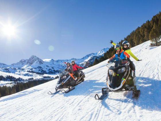 Motos de nieve Ushuaia The Mountain Hotel Arinsal Motos de nieve Ushuaia The Mountain Hotel Arinsal